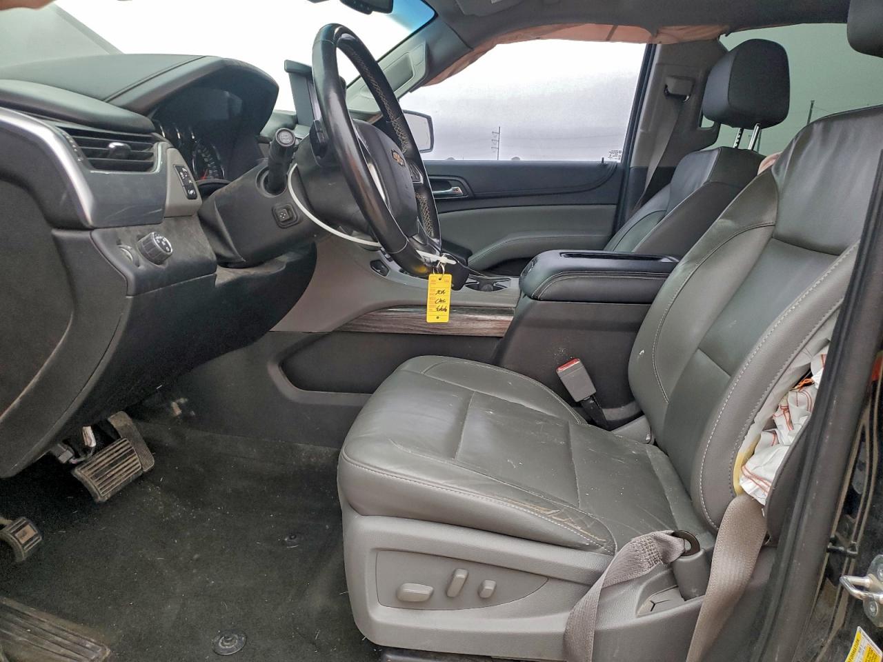 Chevrolet Suburban C1500 Lt Image 4