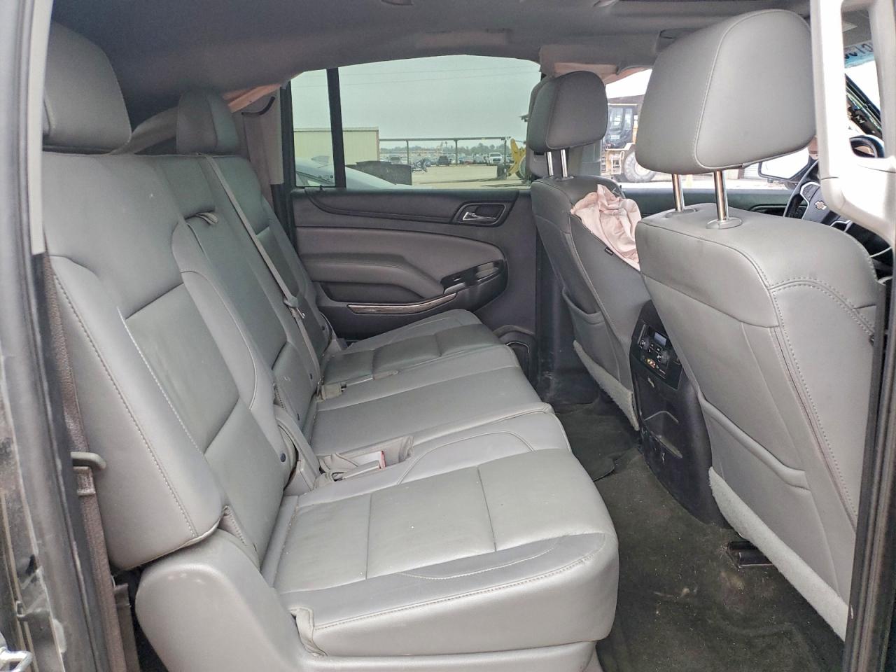 Chevrolet Suburban C1500 Lt Image 13