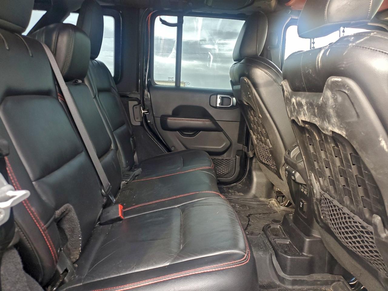 Jeep Wrangler Rubicon Image 13