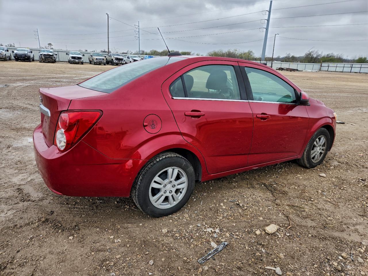 Chevrolet Sonic Lt Image 2