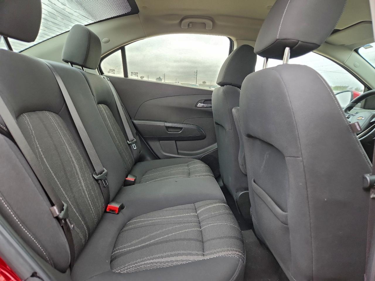 Chevrolet Sonic Lt Image 10