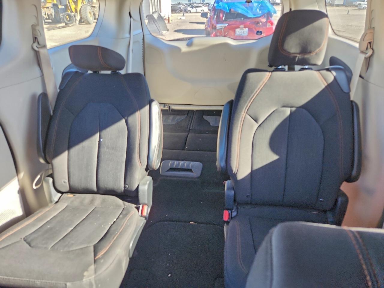 Chrysler Pacifica Lx Image 7