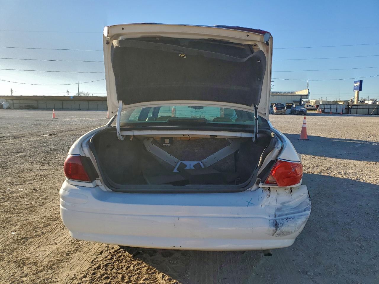 Buick LeSabre Custom Image 10