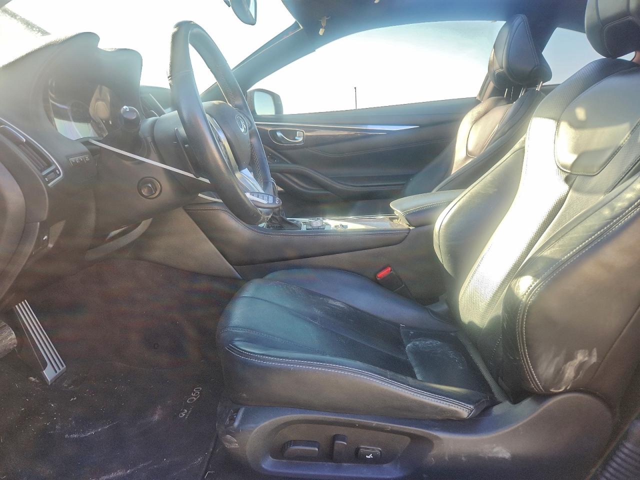 INFINITI Q60 Red Sport 400 Image 5