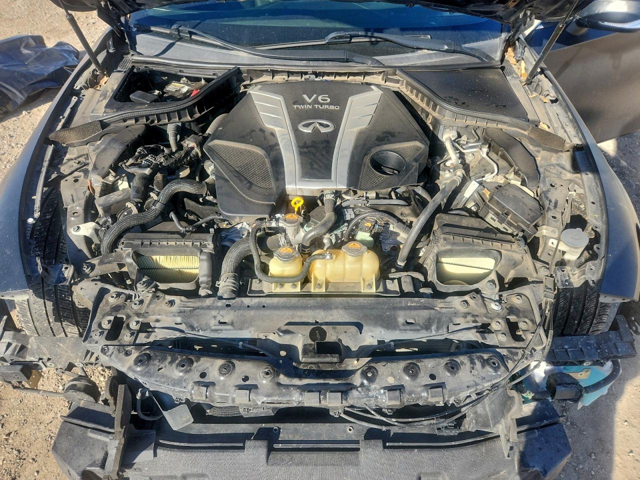 INFINITI Q60 Red Sport 400 Image 9