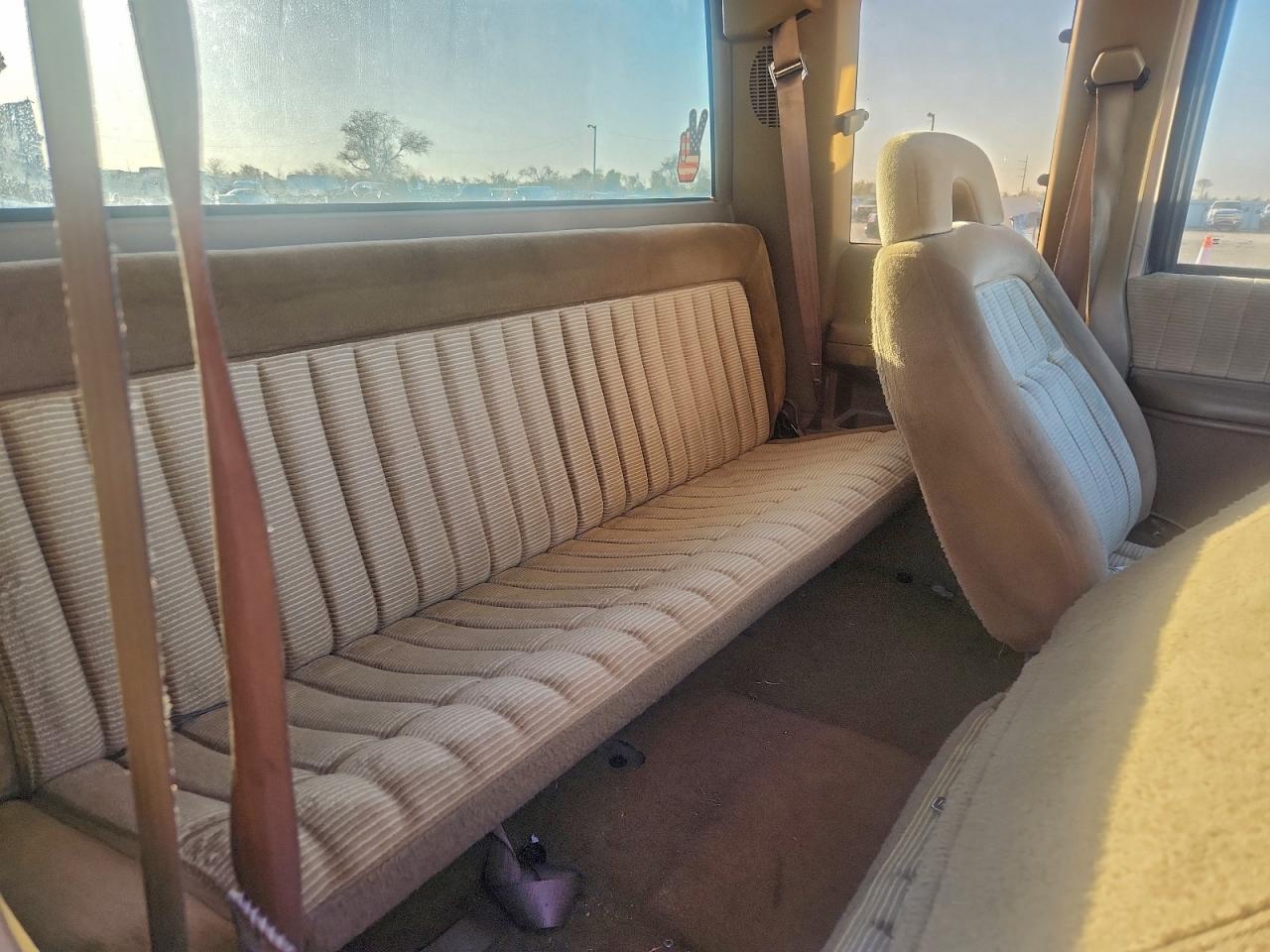 Chevrolet Silverado C1500 Image 10