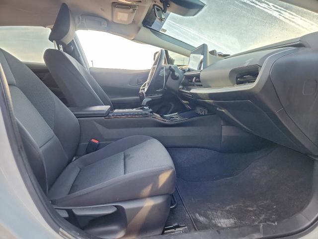 Toyota Prius Le Image 11