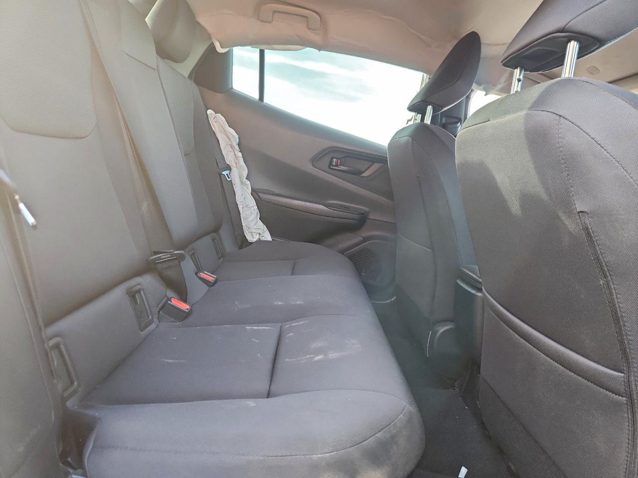 Toyota Prius Le Image 10