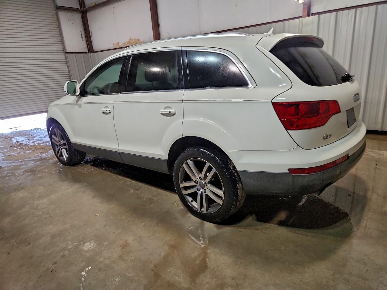 Audi Q7 3.6 Quattro Image 2
