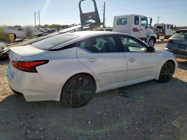 Nissan Altima Sr Image 8