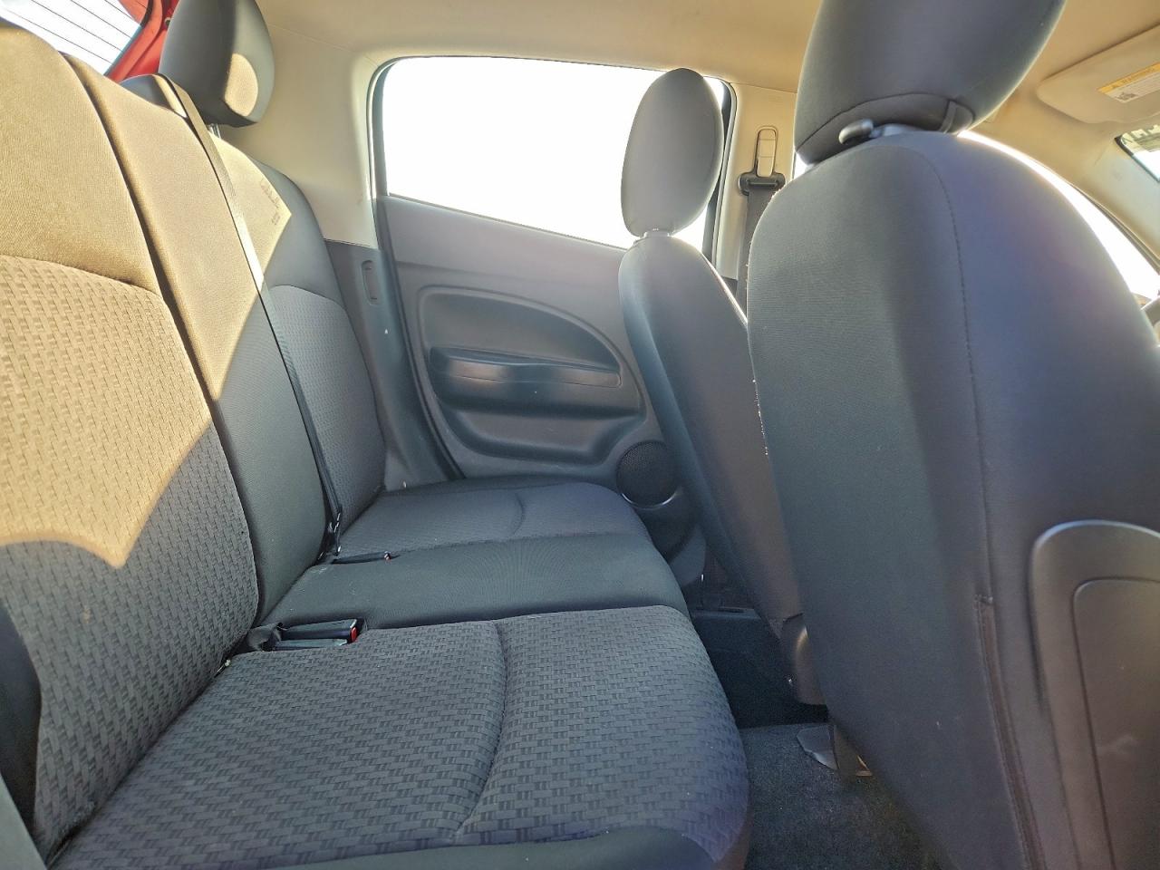 Mitsubishi Mirage Es Image 10