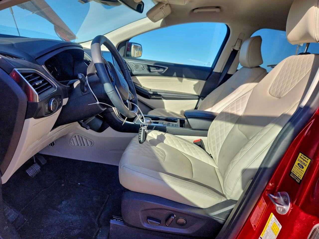 Ford Edge Titanium Image 11