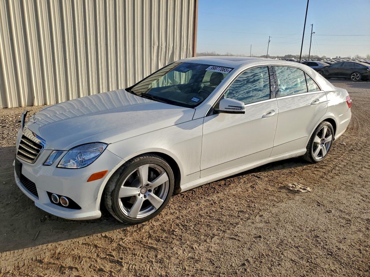 Mercedes-Benz E-Class 350 Image 1