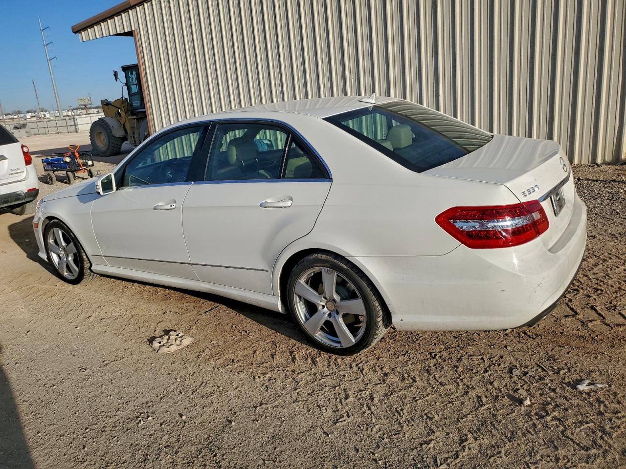 Mercedes-Benz E-Class 350 Image 11