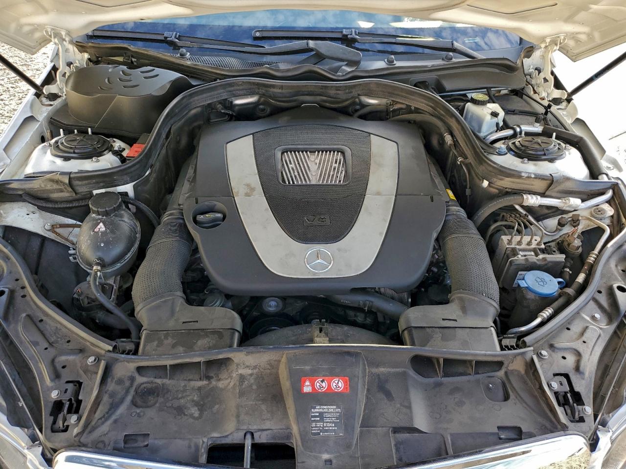 Mercedes-Benz E-Class 350 Image 6