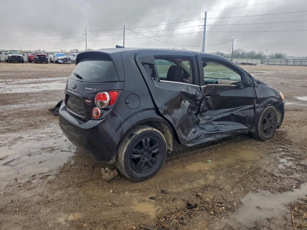 Chevrolet Sonic Lt Image 2