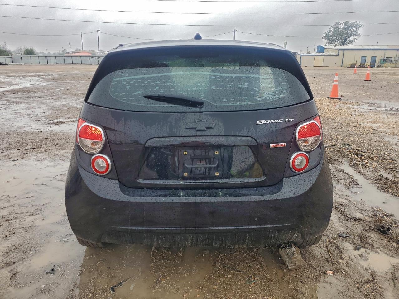 Chevrolet Sonic Lt Image 5