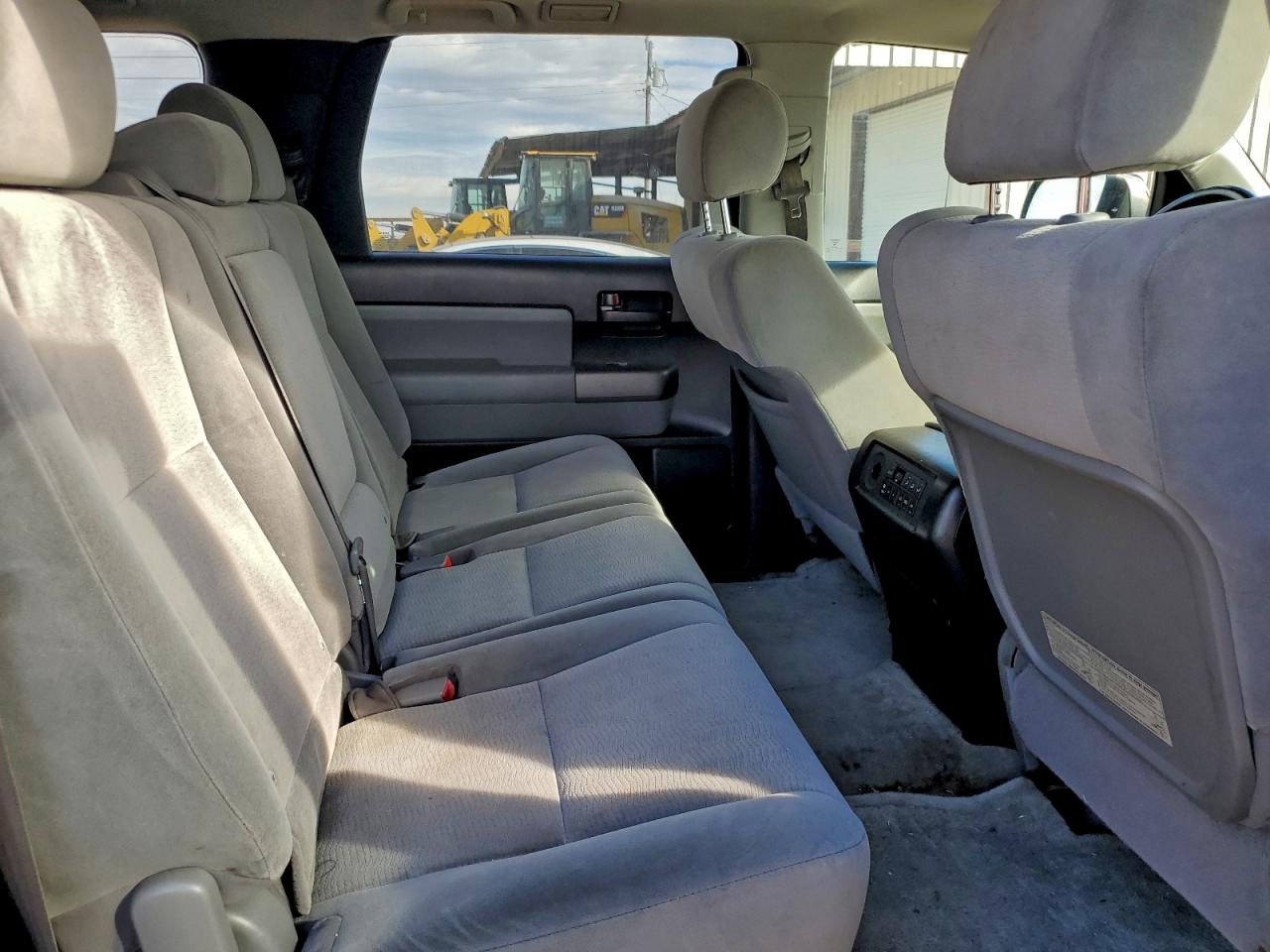 Toyota Sequoia Sr5 Image 9