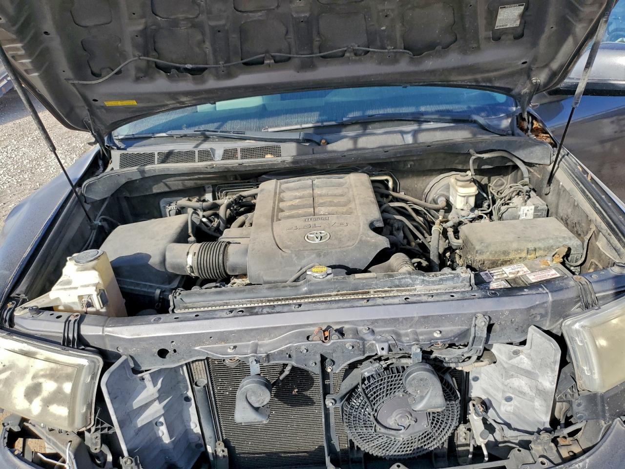 Toyota Sequoia Sr5 Image 6