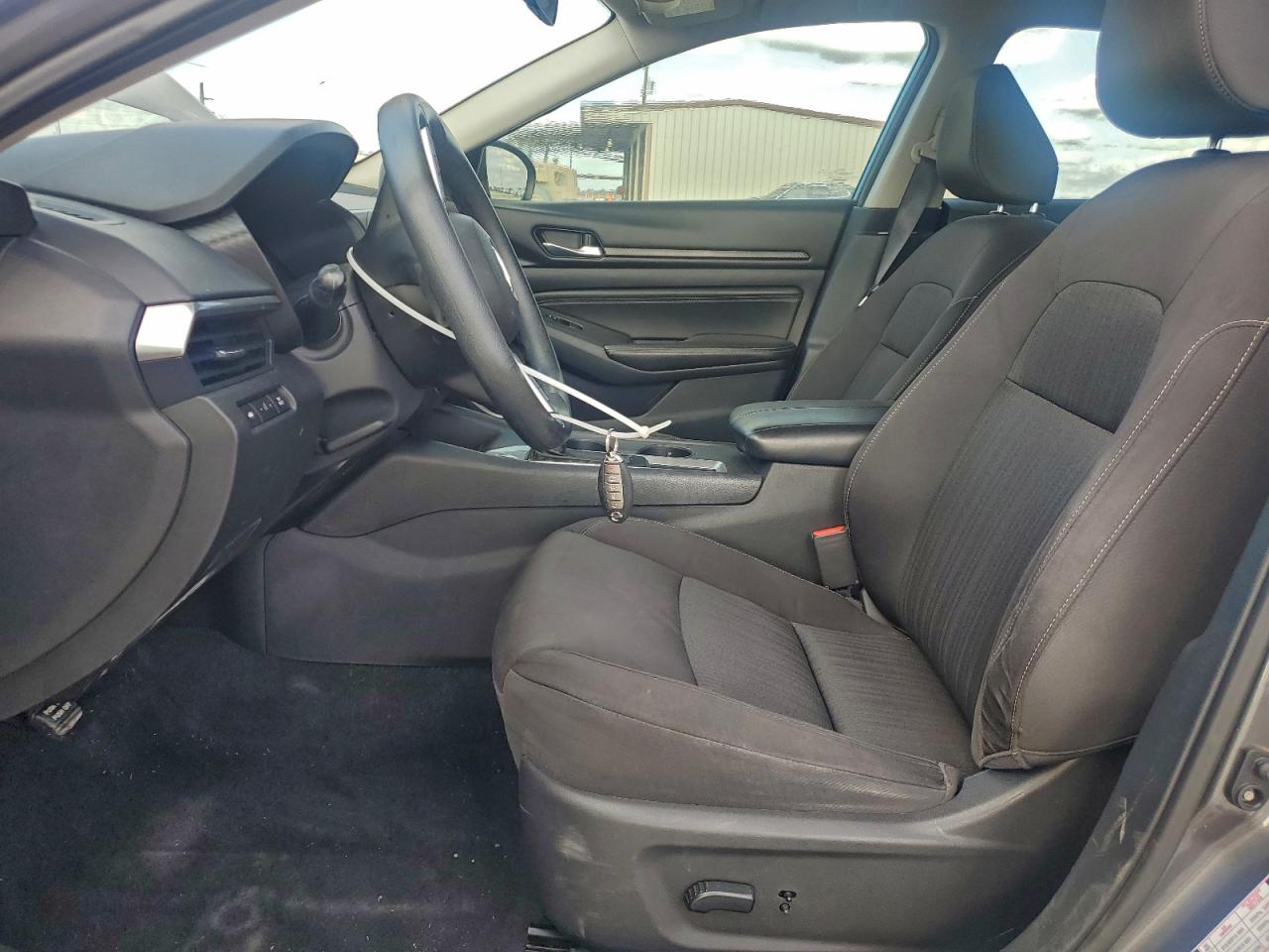 Nissan Altima S Image 13