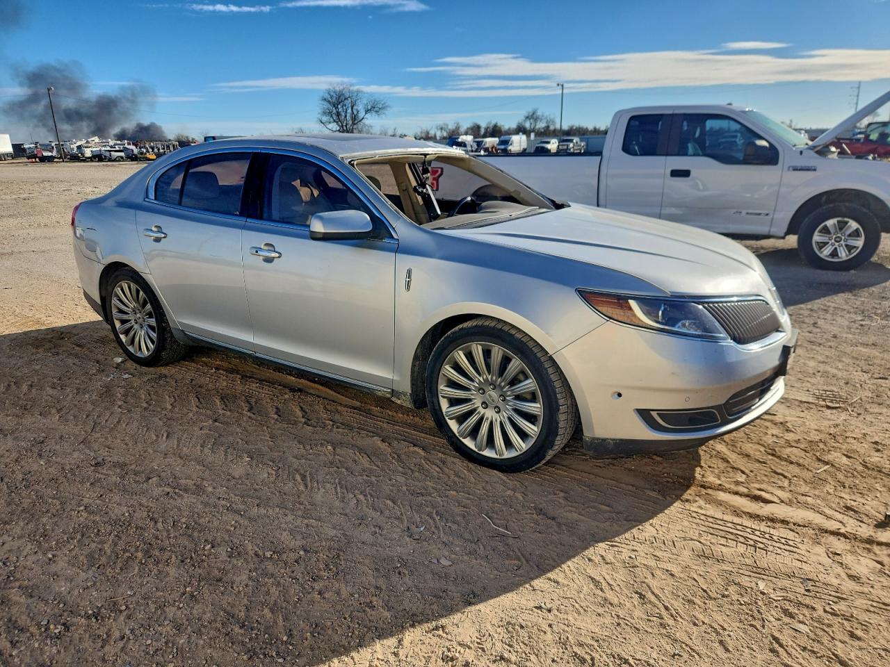 Lincoln MKS Image 8