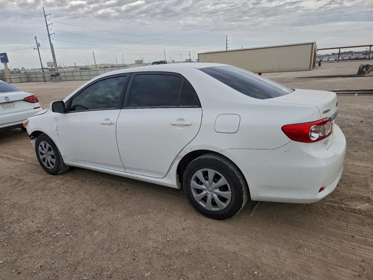 Toyota Corolla Base Image 2