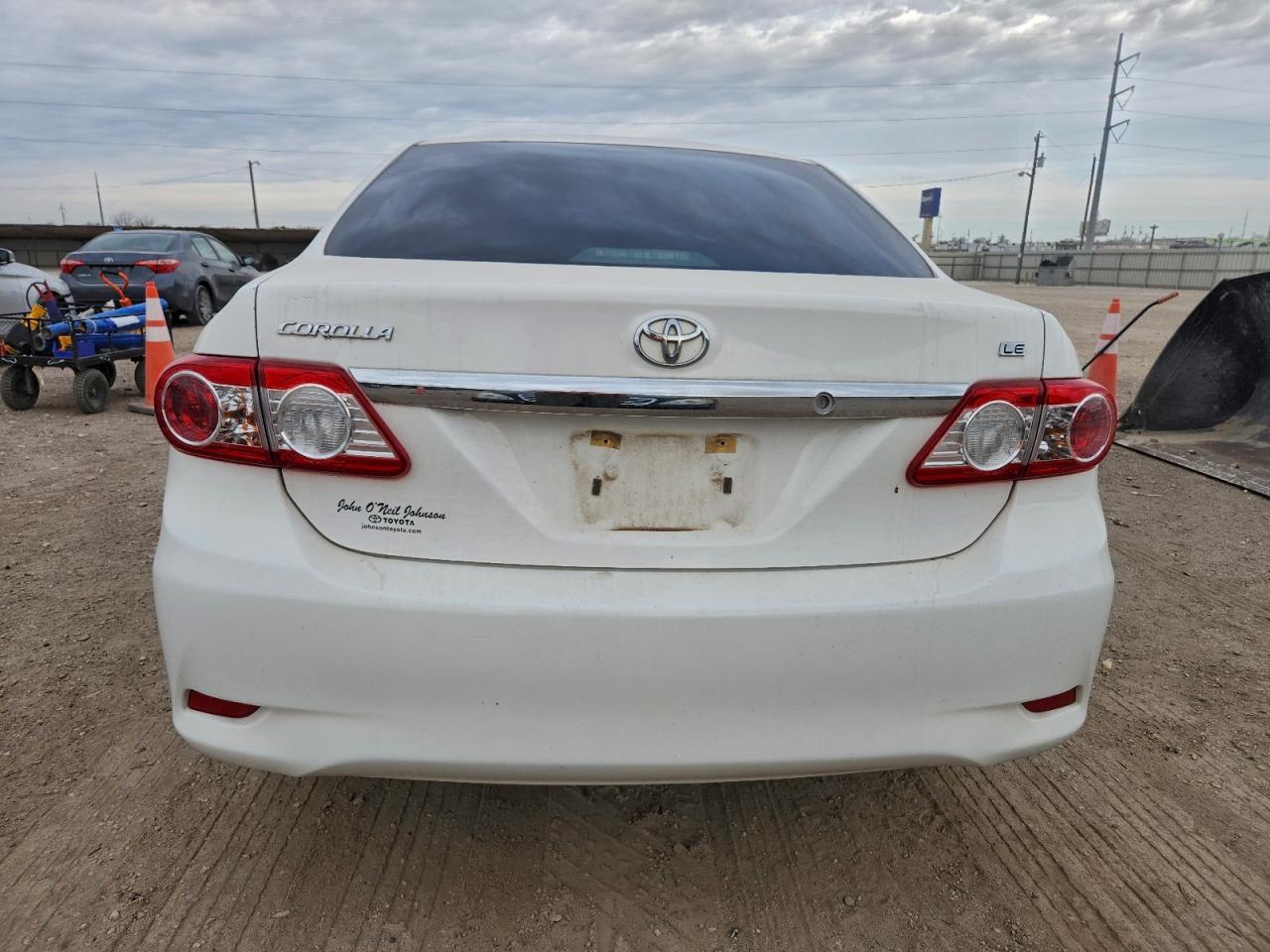 Toyota Corolla Base Image 6