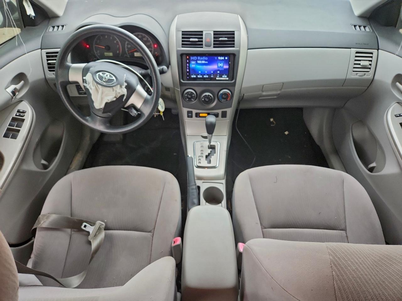 Toyota Corolla Base Image 7