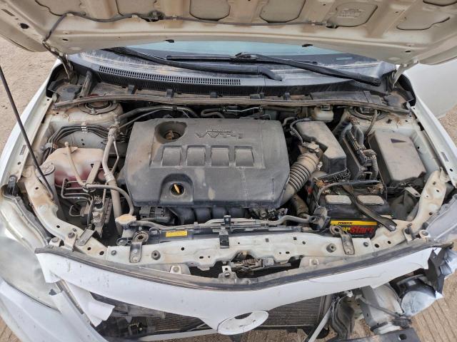 Toyota Corolla Base Image 9