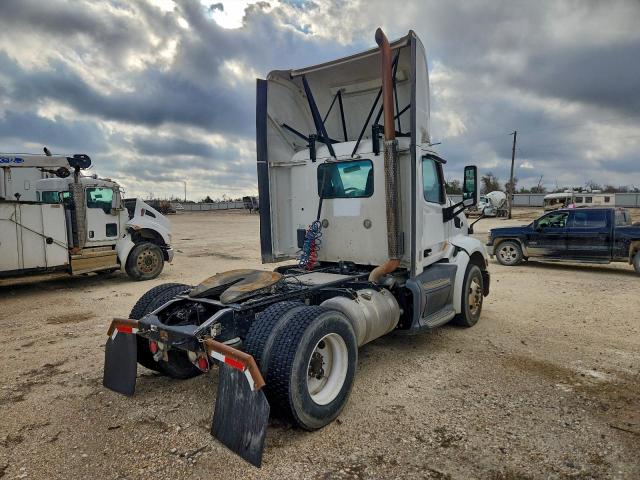 Peterbilt 579 Image 4