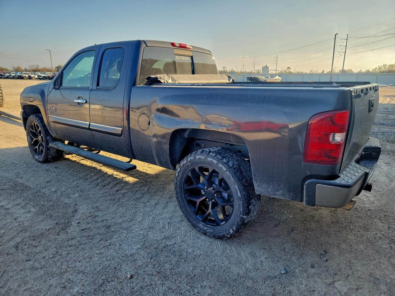 Chevrolet Silverado C1500 Lt Image 5