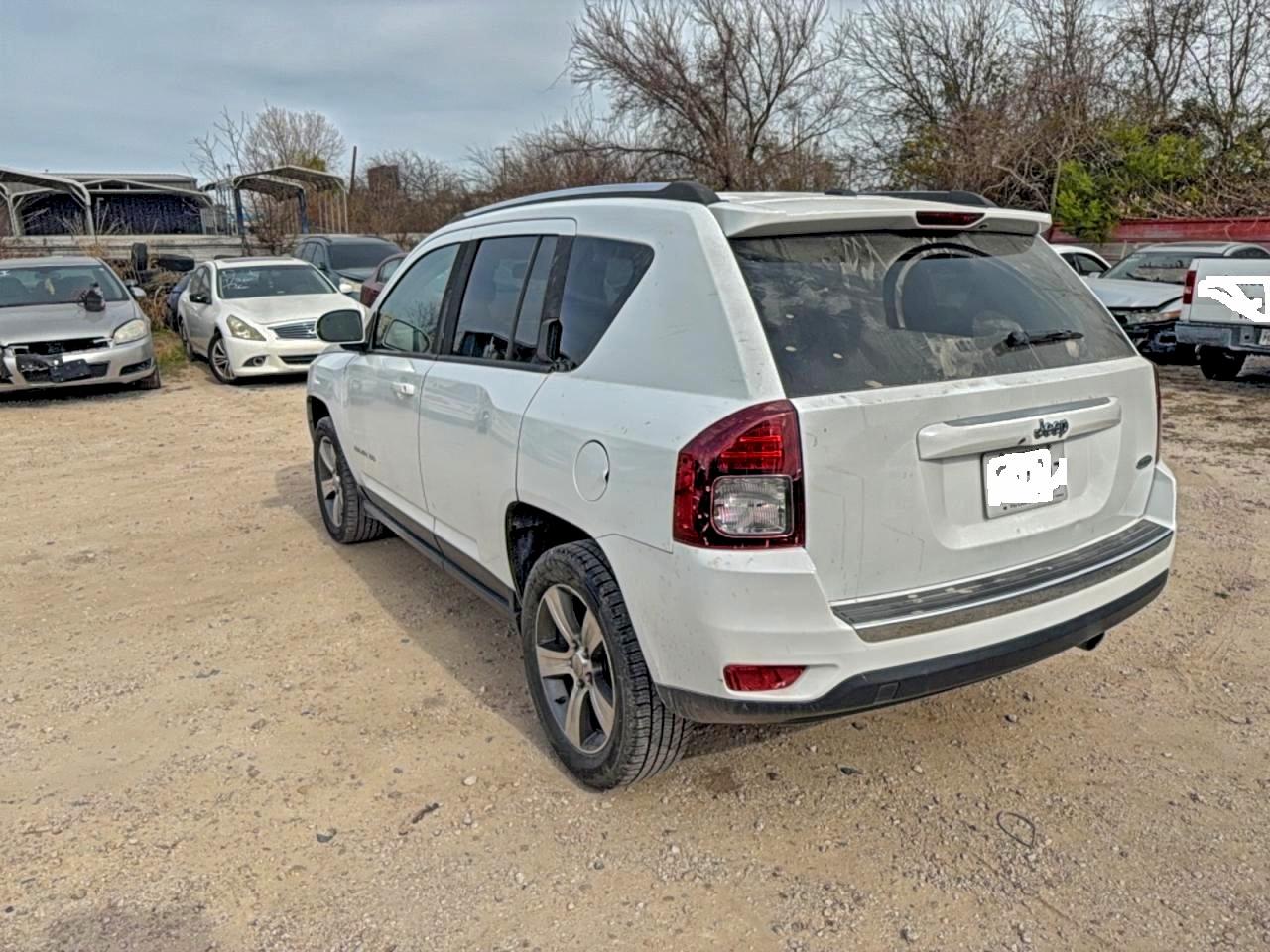 Jeep Compass Latitude Image 3